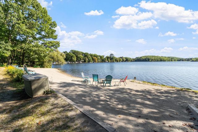 15 Tiffany Cir 15, Millbury, MA 01527