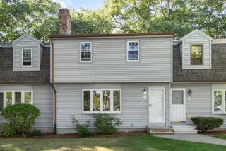 15 Tiffany Cir 15, Millbury, MA 01527