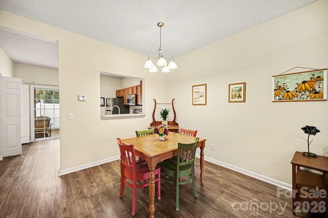 8048 Stoneham Court, Matthews, NC 28105