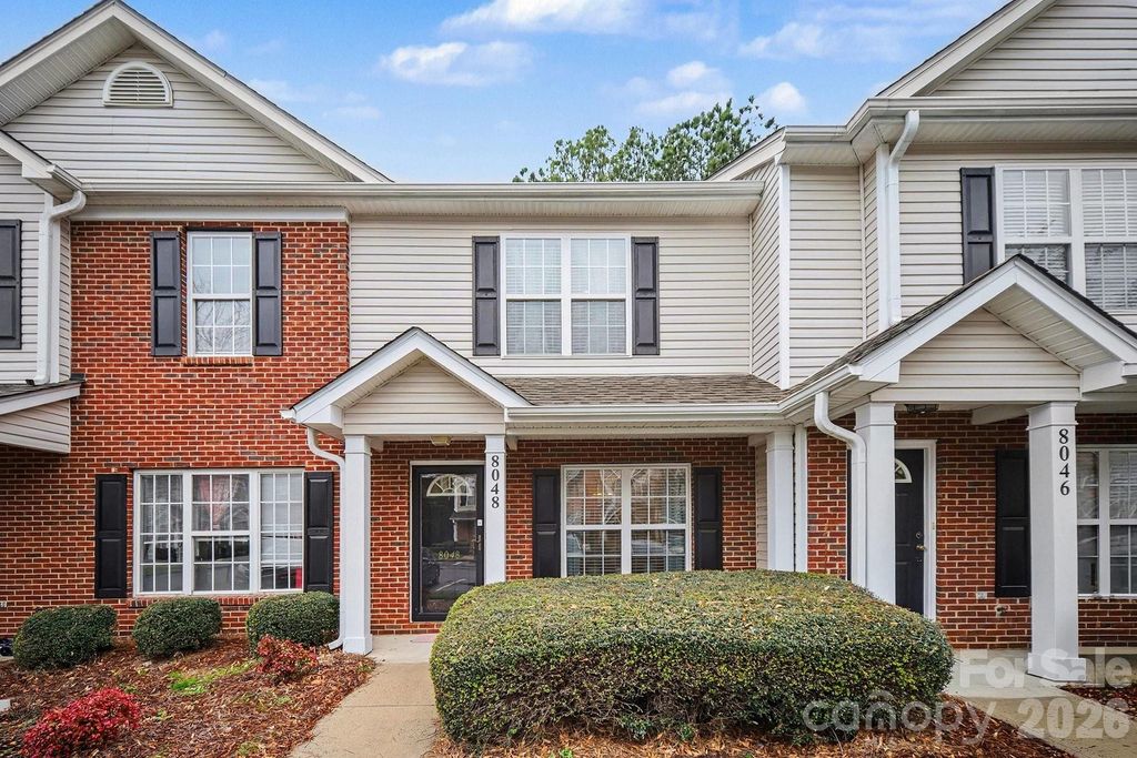 8048 Stoneham Court, Matthews, NC 28105
