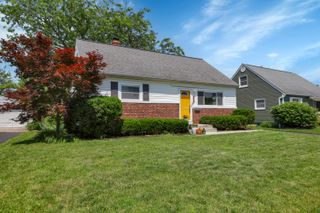 4299 Ashgrove Drive, Grove City, OH 43123