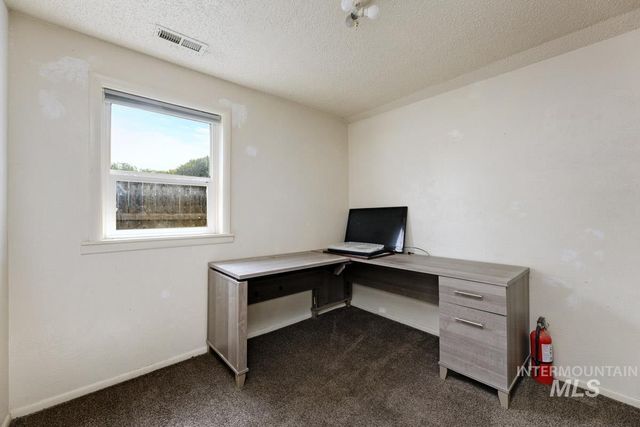 2212 Willow St, Caldwell, ID 83605