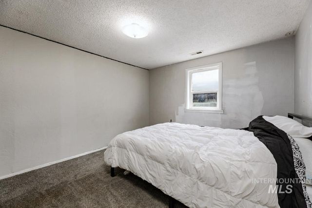 2212 Willow St, Caldwell, ID 83605