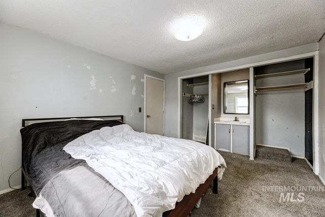2212 Willow St, Caldwell, ID 83605