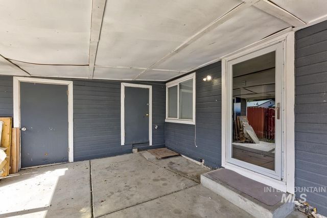 2212 Willow St, Caldwell, ID 83605