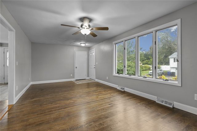 85 Canario Drive, Warren, RI 02885