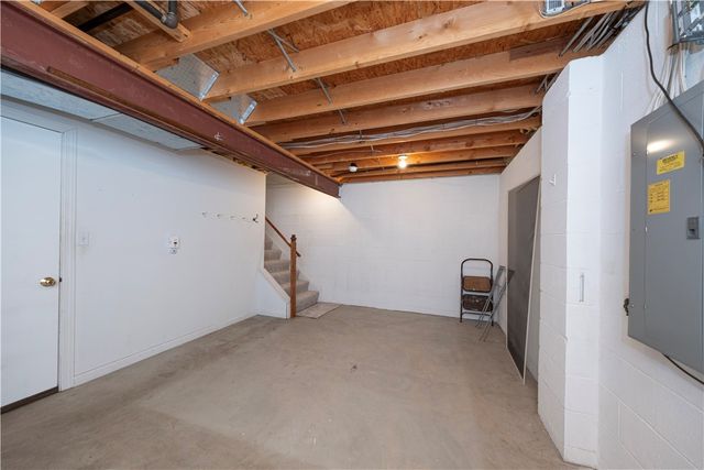 305 Berrington Ct, Bethel Park, PA 15102