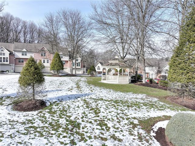 305 Berrington Ct, Bethel Park, PA 15102