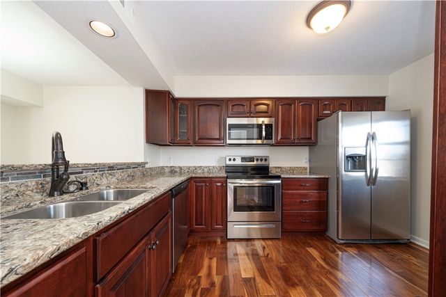 305 Berrington Ct, Bethel Park, PA 15102