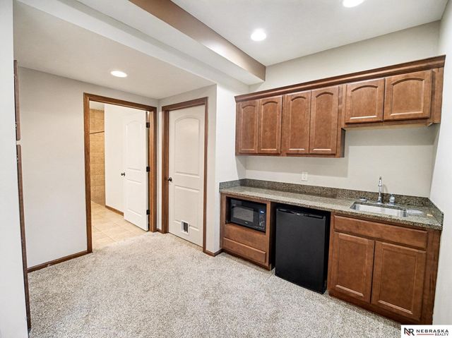 7140 Countryview Road, Lincoln, NE 68516