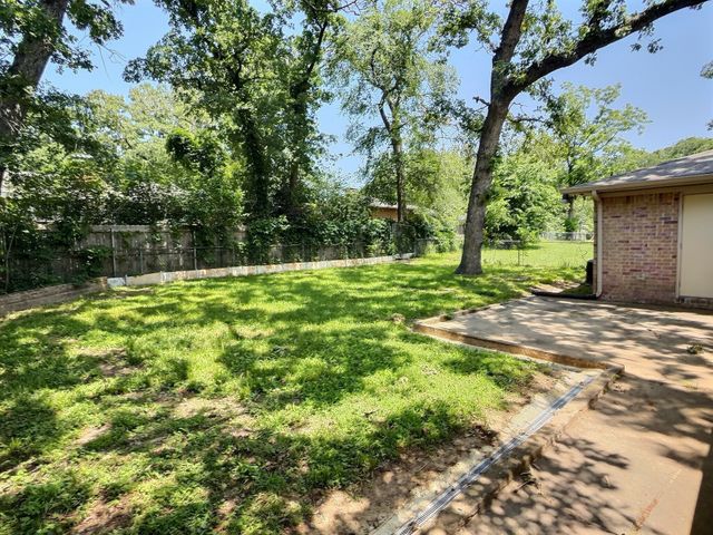 111 Doris Drive, Denison, TX 75021
