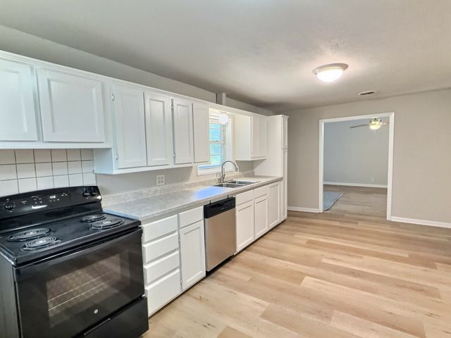 111 Doris Drive, Denison, TX 75021