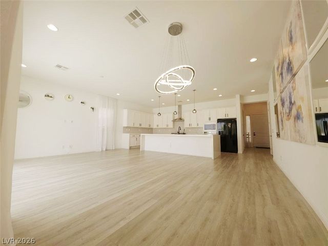 7562 Desert Rhyolite Street, Las Vegas, NV 89113