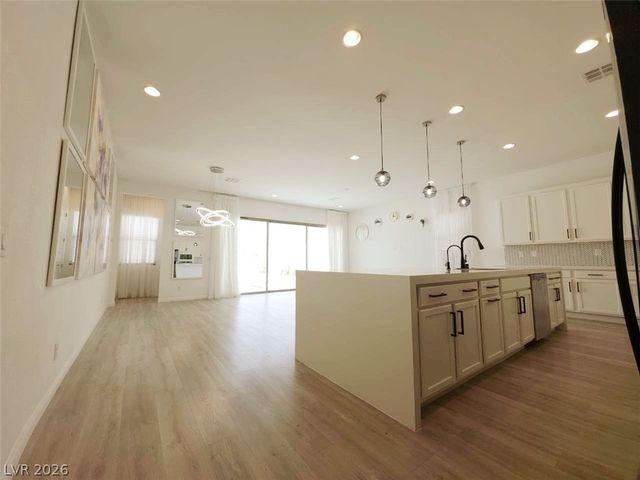 7562 Desert Rhyolite Street, Las Vegas, NV 89113