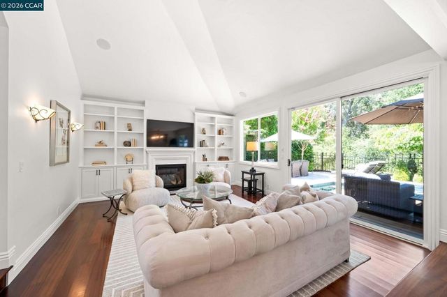 3058 Live Oak Ct, Danville, CA 94506