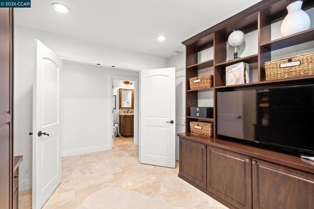 3058 Live Oak Ct, Danville, CA 94506