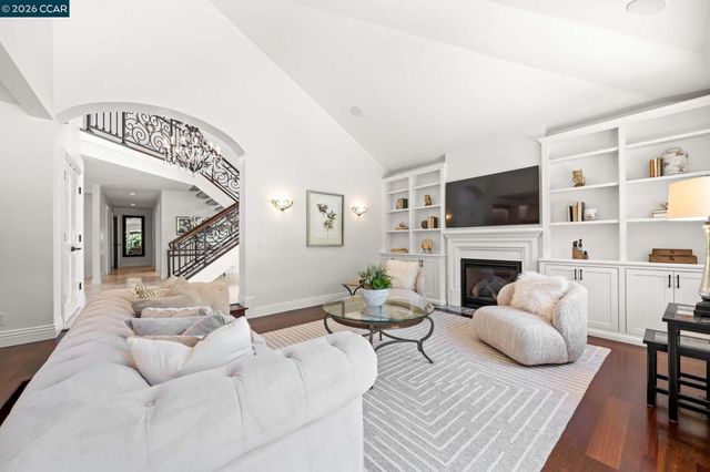 3058 Live Oak Ct, Danville, CA 94506