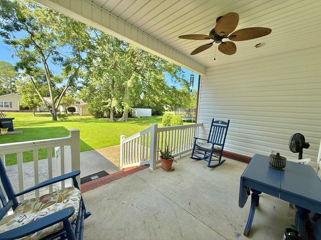 101 W Burch Street, Hartford, AL 36344