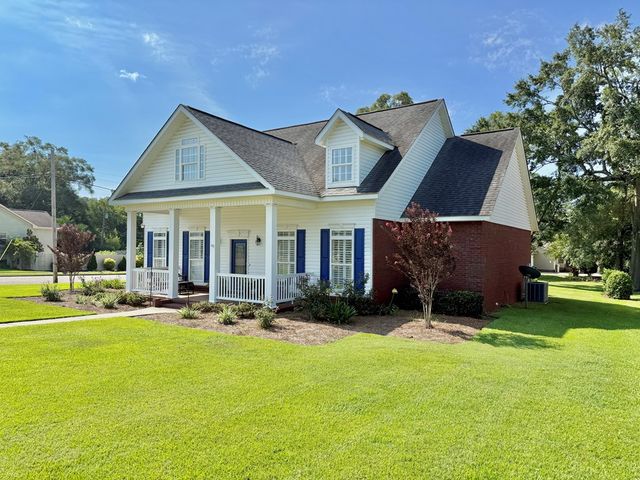 101 W Burch Street, Hartford, AL 36344