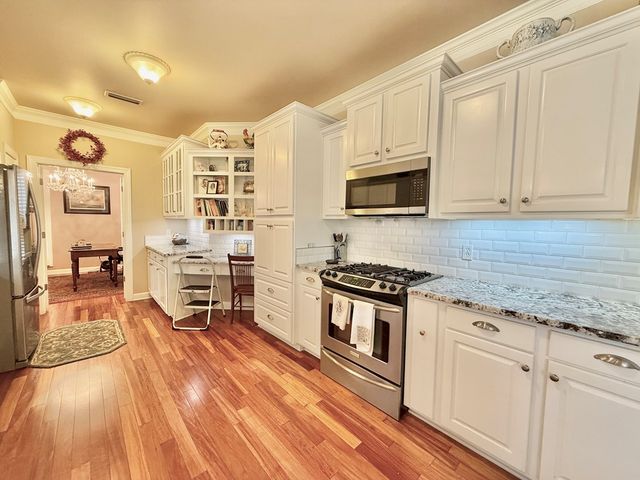 101 W Burch Street, Hartford, AL 36344