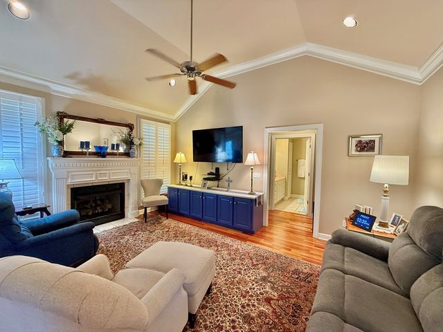 101 W Burch Street, Hartford, AL 36344