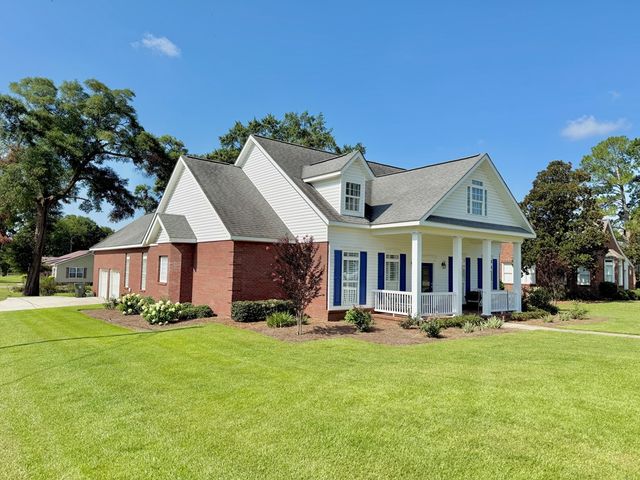 101 W Burch Street, Hartford, AL 36344