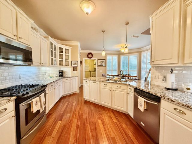 101 W Burch Street, Hartford, AL 36344