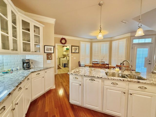 101 W Burch Street, Hartford, AL 36344