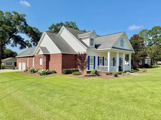 101 W Burch Street, Hartford, AL 36344