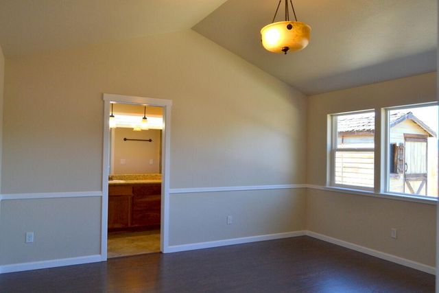 172 SE Yorktown Drive, Grants Pass, OR 97527