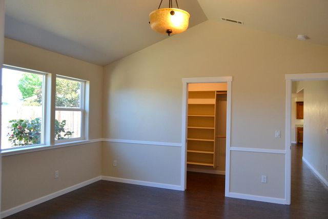 172 SE Yorktown Drive, Grants Pass, OR 97527