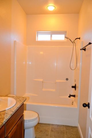 172 SE Yorktown Drive, Grants Pass, OR 97527