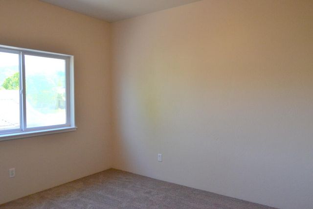 172 SE Yorktown Drive, Grants Pass, OR 97527