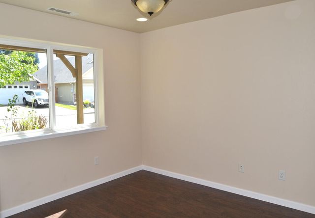 172 SE Yorktown Drive, Grants Pass, OR 97527