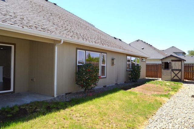 172 SE Yorktown Drive, Grants Pass, OR 97527