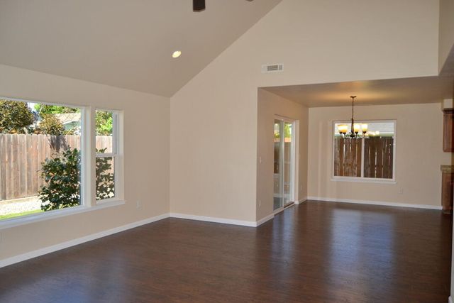 172 SE Yorktown Drive, Grants Pass, OR 97527
