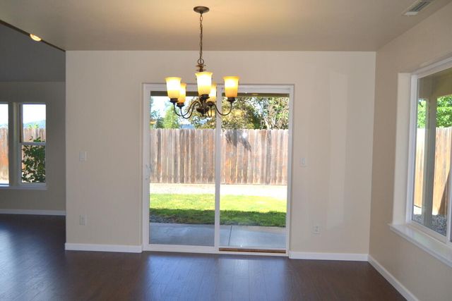 172 SE Yorktown Drive, Grants Pass, OR 97527