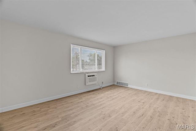 4615 Virginia Avenue, St Louis, MO 63111