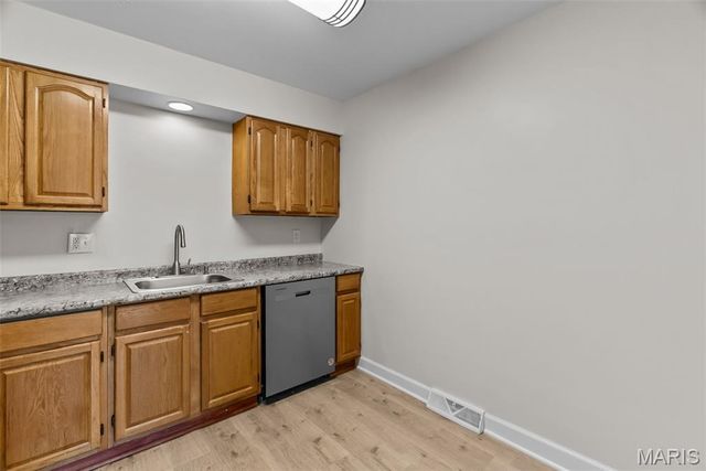 4615 Virginia Avenue, St Louis, MO 63111
