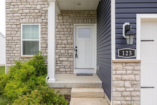 123 Beaman Gates Drive SW, Granville, OH 43023