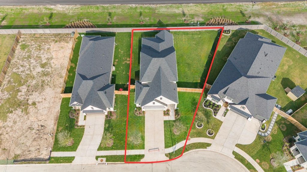 Image 2 of property listing at 6219 Deep Gulch Drive, Richmond, TX 77469