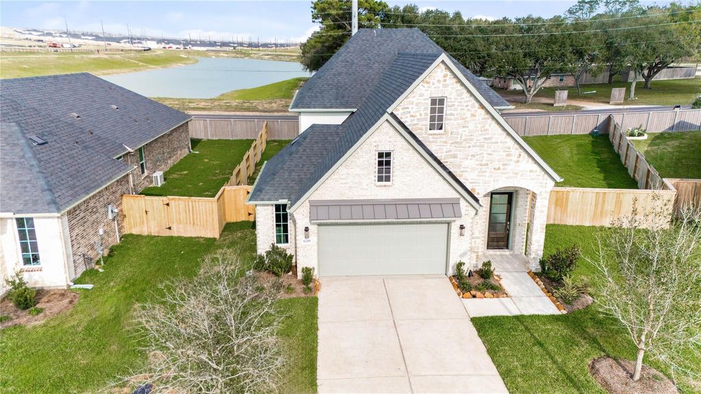 Image 3 of property listing at 6219 Deep Gulch Drive, Richmond, TX 77469
