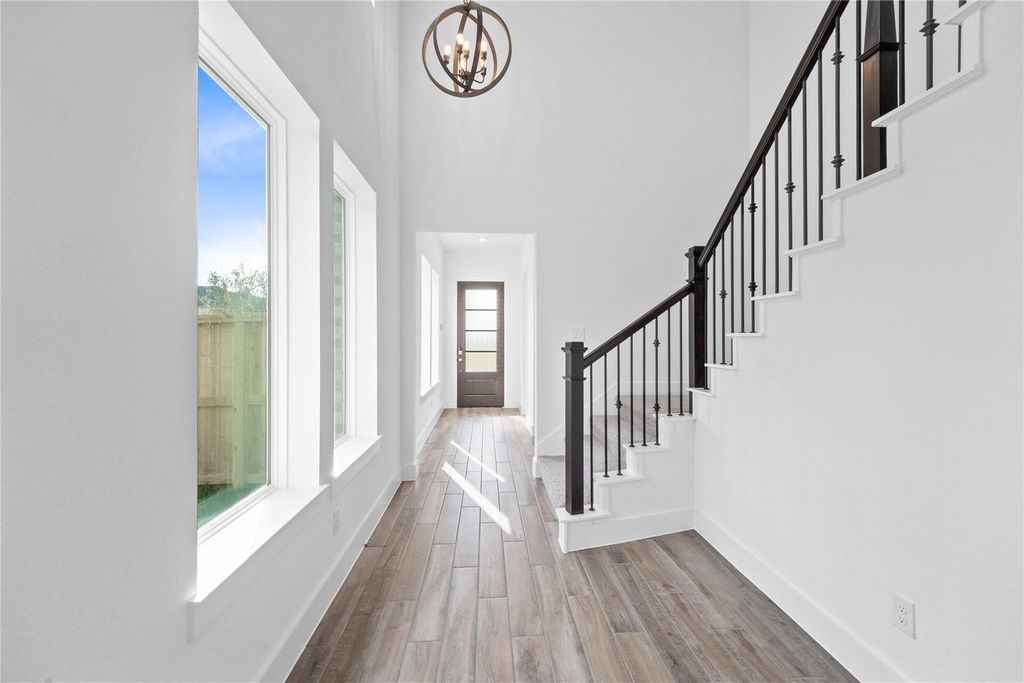 Image 9 of property listing at 6219 Deep Gulch Drive, Richmond, TX 77469