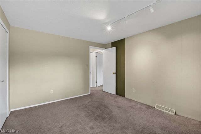 11757 Harbour Light Drive Drive 11757, North Royalton, OH 44133