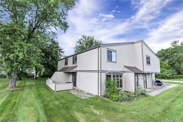 11757 Harbour Light Drive Drive 11757, North Royalton, OH 44133