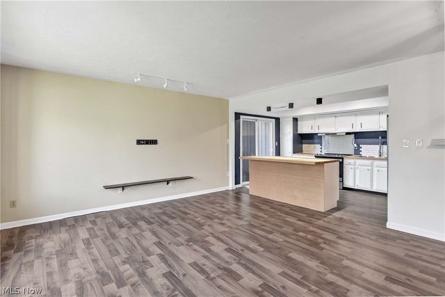 11757 Harbour Light Drive Drive 11757, North Royalton, OH 44133