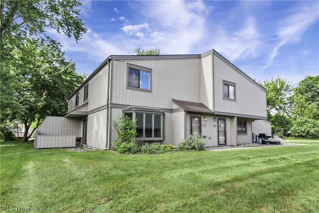 11757 Harbour Light Drive Drive 11757, North Royalton, OH 44133
