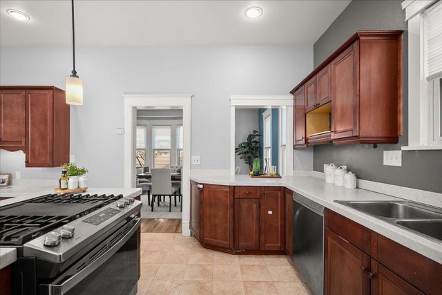 711 S Adams St, Spokane, WA 99204