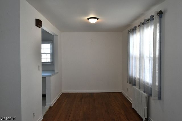 41 Elmwood Ter 41, Elmwood Park Boro, NJ 07407