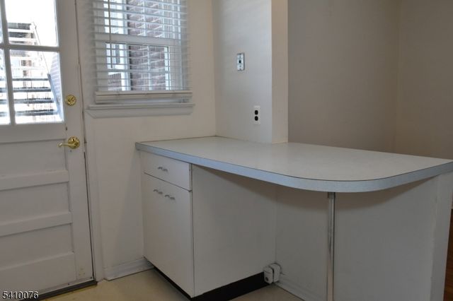 41 Elmwood Ter 41, Elmwood Park Boro, NJ 07407